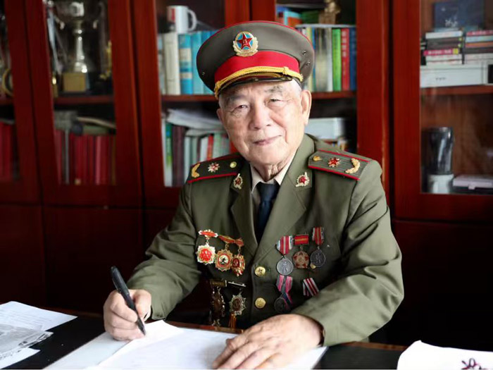 以词为炬-放歌时代-著名军旅词作家邬大为的赤子情怀 以词为炬-放歌时代-著名军旅词作家邬大为的赤子情怀