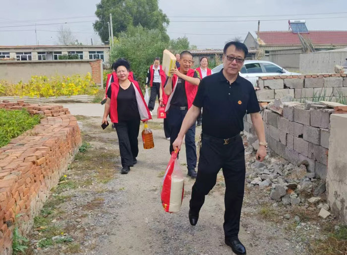 郭明义爱心团队沟帮子福全团队2026年中秋节前夕走访慰问困难群体 郭明义爱心团队沟帮子福全团队2026年中秋节前夕走访慰问困难群体